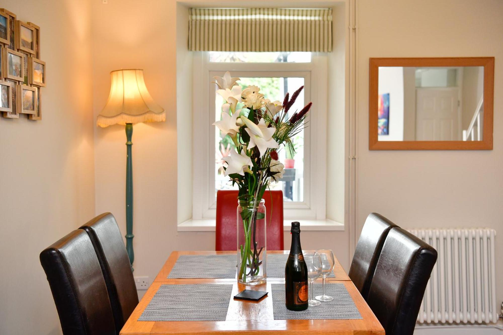 "Ideal Location" Superb Townhouse & Garden -5Min Walk To City, Beach, Marina - Quiet Popular Area Swansea Extérieur photo