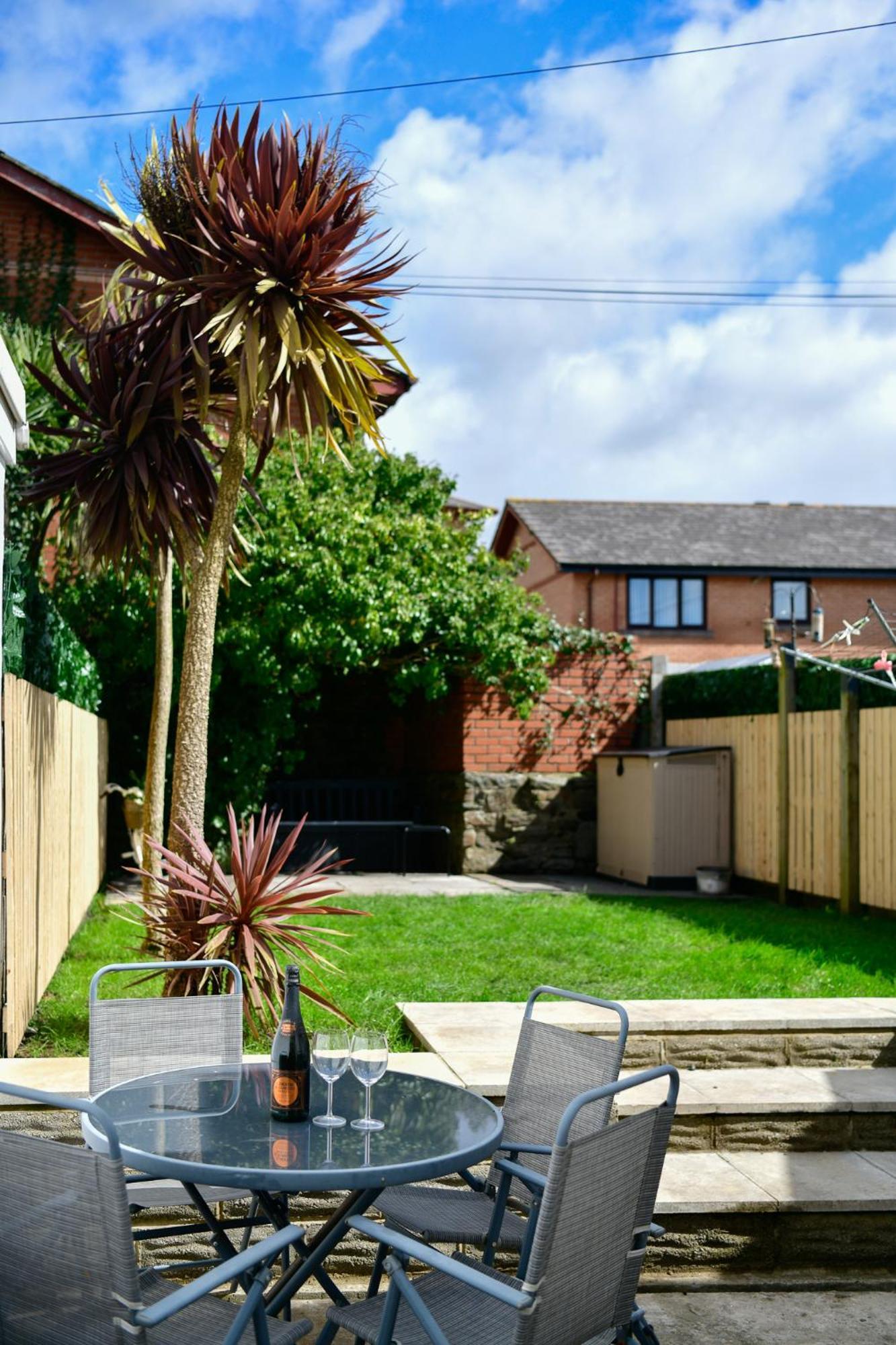 "Ideal Location" Superb Townhouse & Garden -5Min Walk To City, Beach, Marina - Quiet Popular Area Swansea Extérieur photo